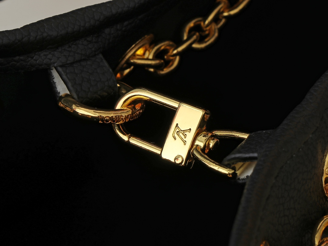 LV Bundle Monogram Empreinte Bag / LV Bella Bucket Bag กระเป๋าสะพายทรงบัคเก็ตรุ่นใหม่ ตกแต่งอะไหล่สีทองหรูหรา