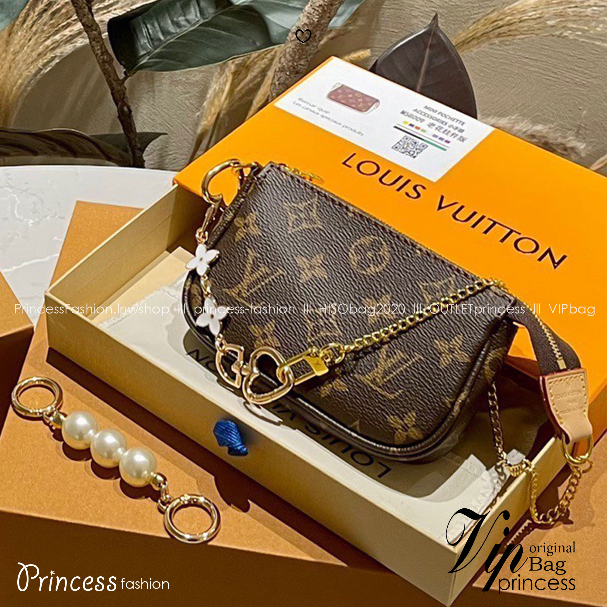 LV Mini Pochette Accessoires กระเป๋าทรงพอชไซส์มินิน่ารัก สวยงามน่าหลงใหล มาพร้อมสายโซ่ประดับมุกและหัวใจ สุดคุ้มปรับใช้ได้ตามต้องการ ถือออกงานดูแพง แมชชุดน่ารัก ได้ใบนี้ไปคุ้มแน่นอนค่ะ
