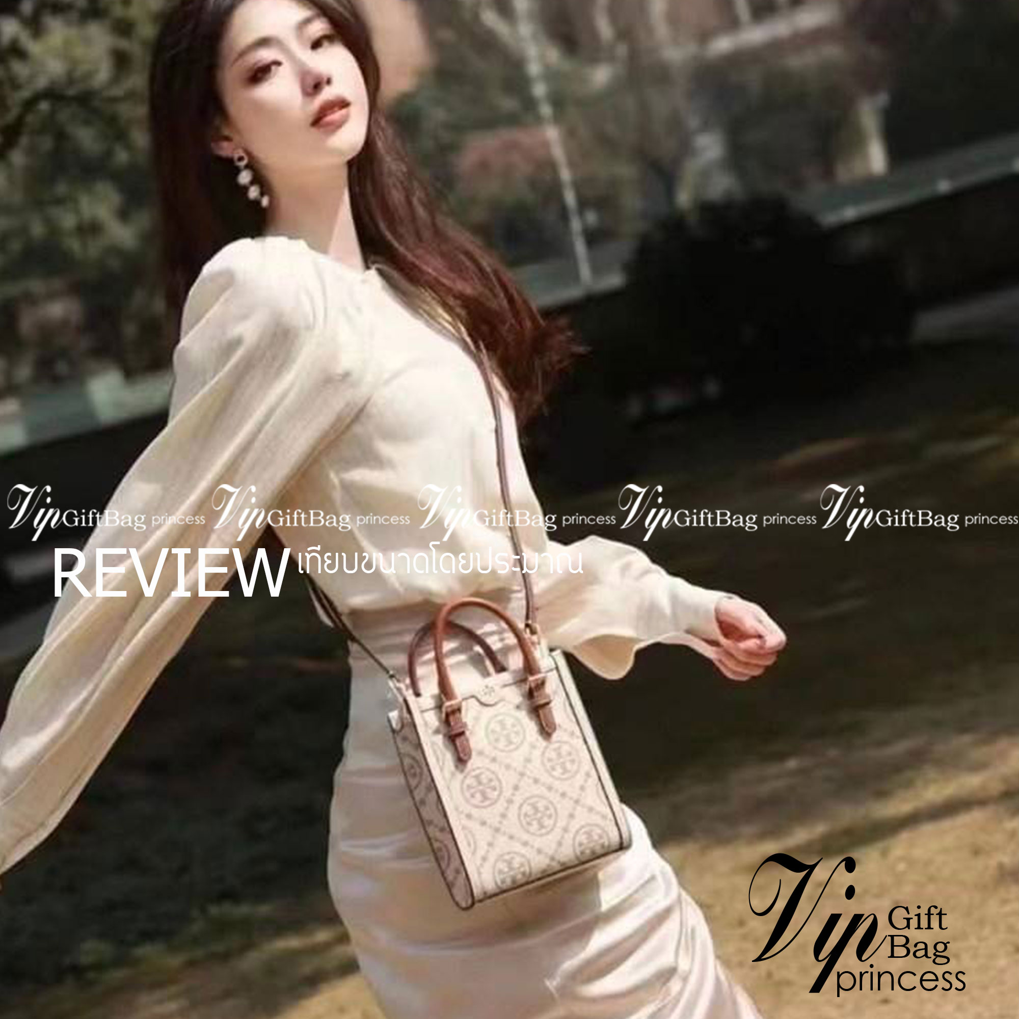 TORY BURCH T MONOGRAM EMBOSSED MINI TOTE สุดหรูกับกระเป๋าสะพายทรงโท้ท ไซส์มินิ ที่สร้างความหรูหราให้ตัวกระเป๋าด้วยดีเทลลายนูน แต่งแต้มลวดลายเอกลักษณ์ สีลูกคุณมากๆ!! วัสดุหนังแท้ ผิวสัมผัสดี ปากกระเป๋ามีแถบแม่เหล็กกันของหล่นได้ ภายในโล่ง ใส่ของจำเป็นได้ โท