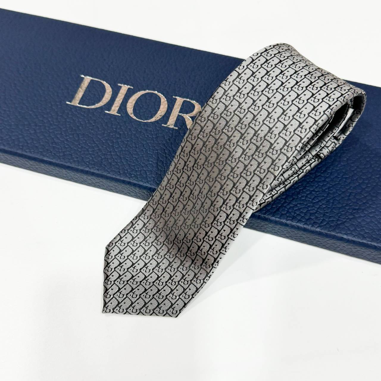 DIOR Necktie Monogram / Dior Oblique Tie Silk พร้อมส่งที่ไทย 3 สี เนคไทดิออร์แบรนด์หรู ผ้าซิลอย่างดี เกรดเหมือนจริง 1:1 **สินค้าเกรดท็อปออริจินอลสลับแท้ เกรดดีสุด ใช้งานต่างประเทศได้