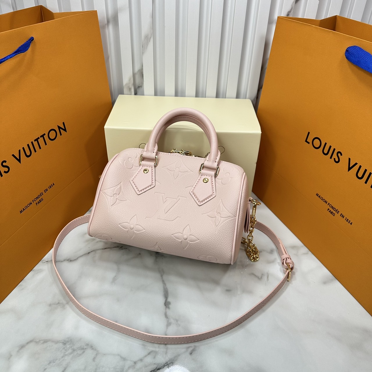 LV Speedy Bandoulière 20 Bag Monogram Empreinte Leather กระเป๋าสะพายทรงสปีดี้คลาสสิค สวยหรู กระเป๋าทรงหมอน รุ่นท็อปฮิต มีกุญแจล็อค