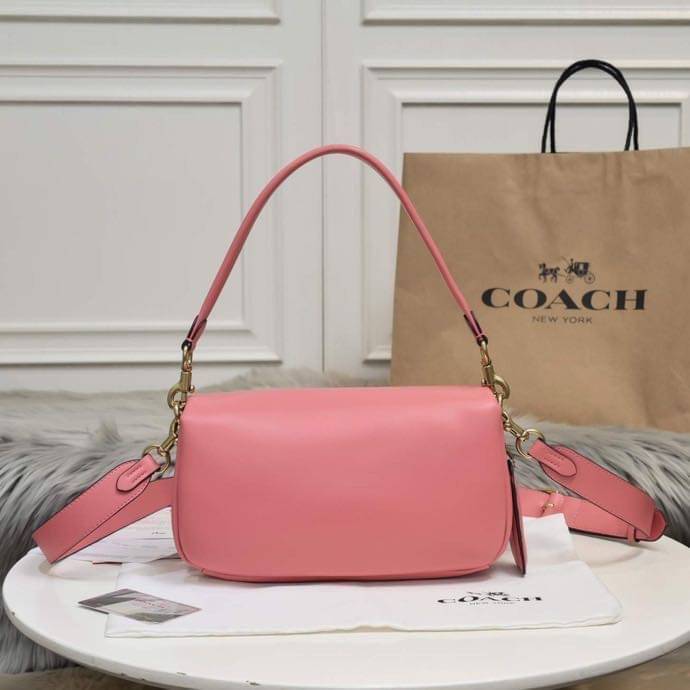 COACH PILLOW TABBY SHOULDER BAG 26 ไซส์ใหญ่ จุของได้ล้นๆ มาใหม่ขายดีที่สุด หนัง nappa หนานิ่ม นุ่มมากๆ พร้อมโลโก้รุ่นใหม่ด้วยเช่นกัน เพิ่มความหรู ดูดีเข้าไปอีกค่ะ