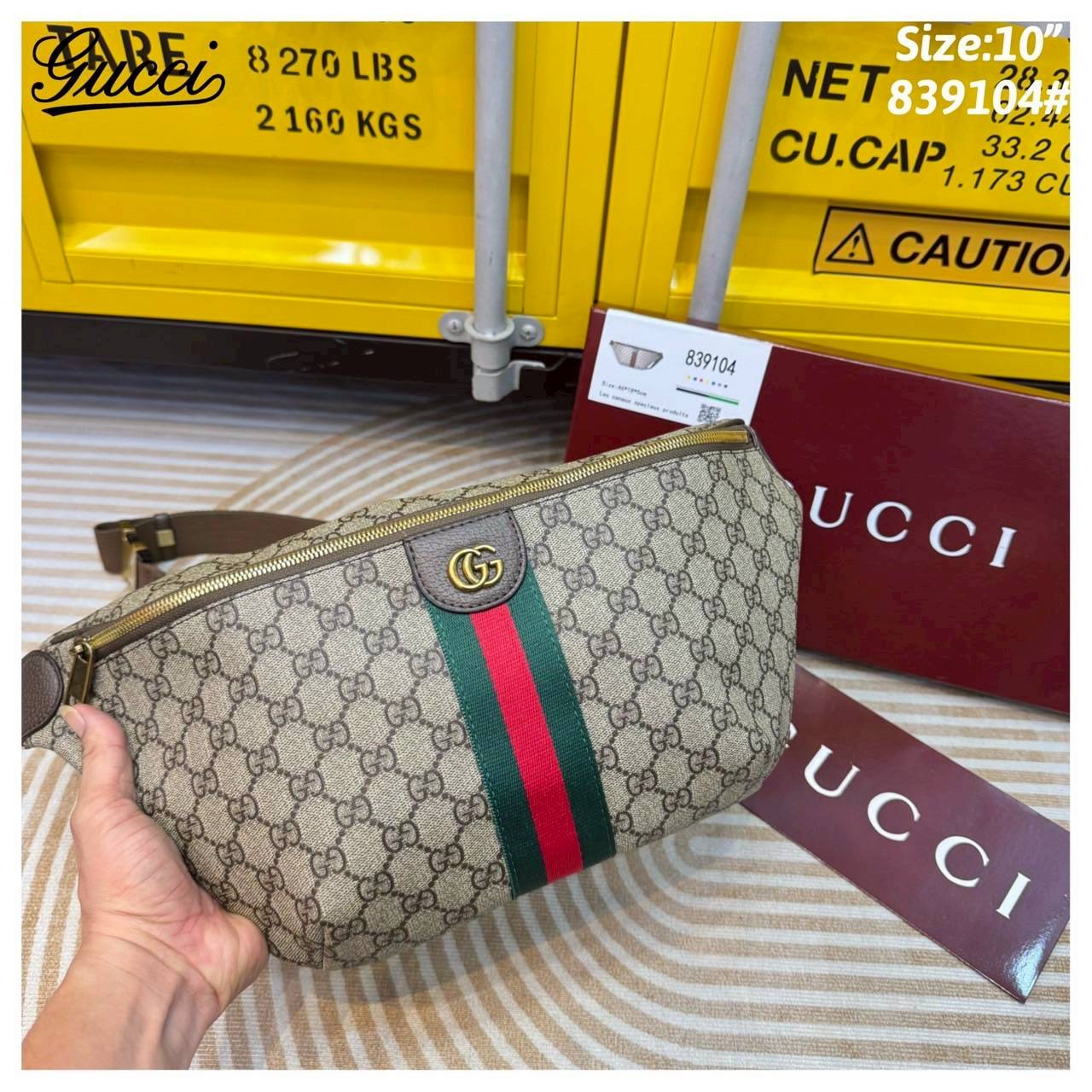 Gucci Ophidia large belt bag กระเป๋าคาดอก/คาดเอวใบใหญ่คลาสสิก ดีไซน์แถบคาดสีเขียวแดงโดดเด่น สวยหรู ภายในโล่งกว้างใส่ของได้เยอะ สายสะพายคาดอกแน่นหนา ปรับได้ตามชอบอีกเล็กน้อย