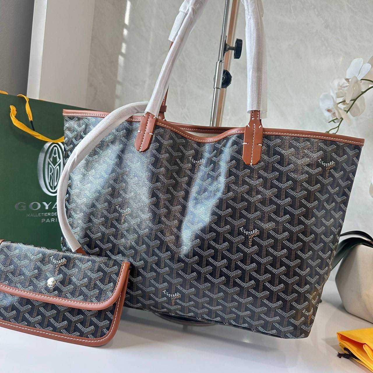 พร้อมส่ง 5 สี PM GOYARD ANJOU PM REVERSIBLE TOTE BAG / Goyard tote bag กระเป๋าทรงโท้ทใบใหญ่ เกรดไฮเอน 1:1 ใช้งานต่างประเทศได้ ภาพถ่ายจากงานขายจริง