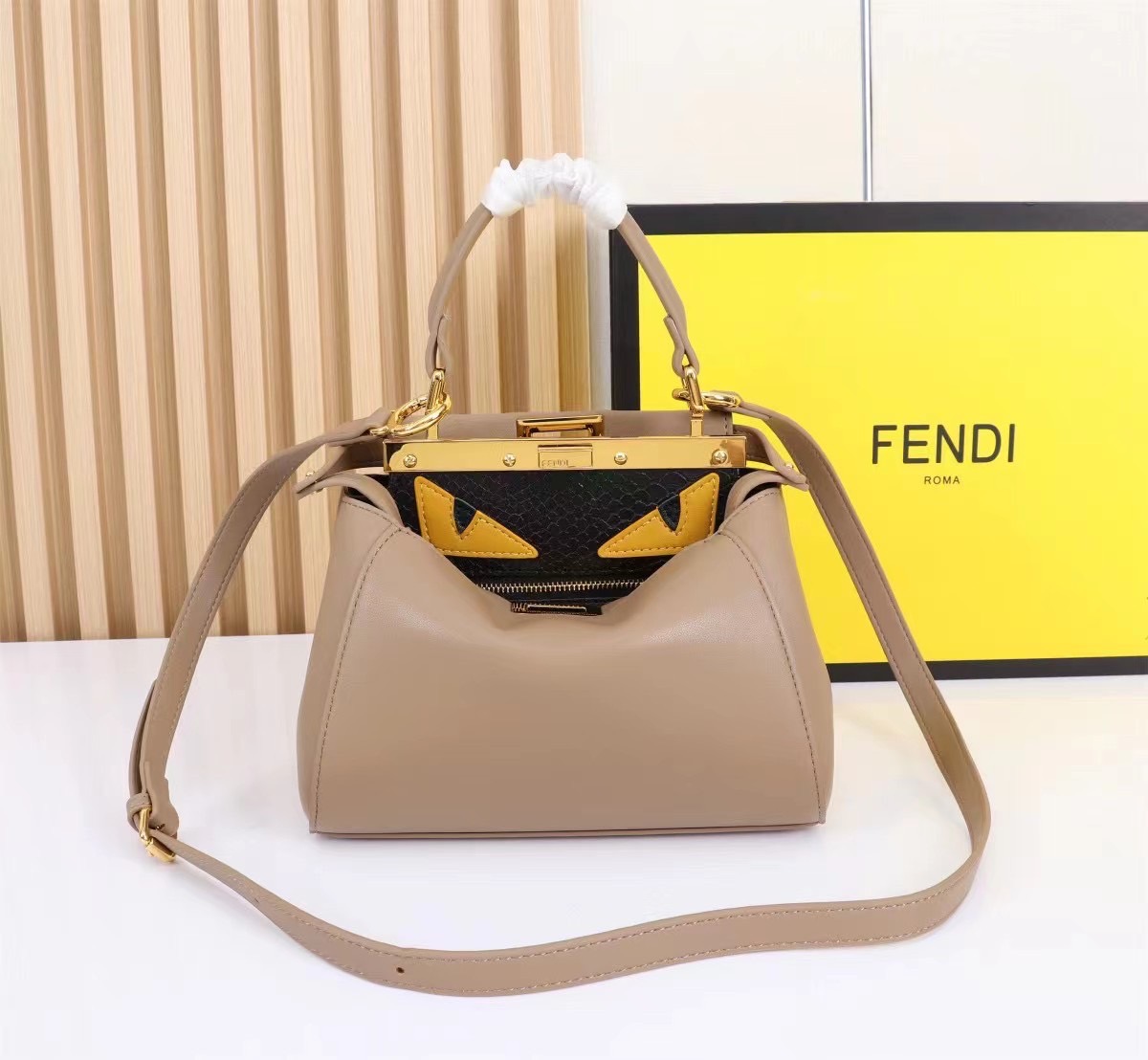พร้อมส่ง 3 สี FENDI Peekaboo Monster กระเป๋าถือหรือสะพายรูปลักษณ์สวยงามทันสมัย 🧡 เกรดออริจินอล 1:1 สลับแท้ ใช้งานต่างประเทศได้