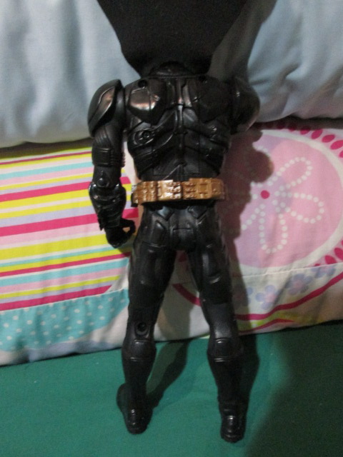 DC Batman The Dark Knight 11 Inch Tall Action Figure ของเล่นมือสองสภาพดีมากค่ะ