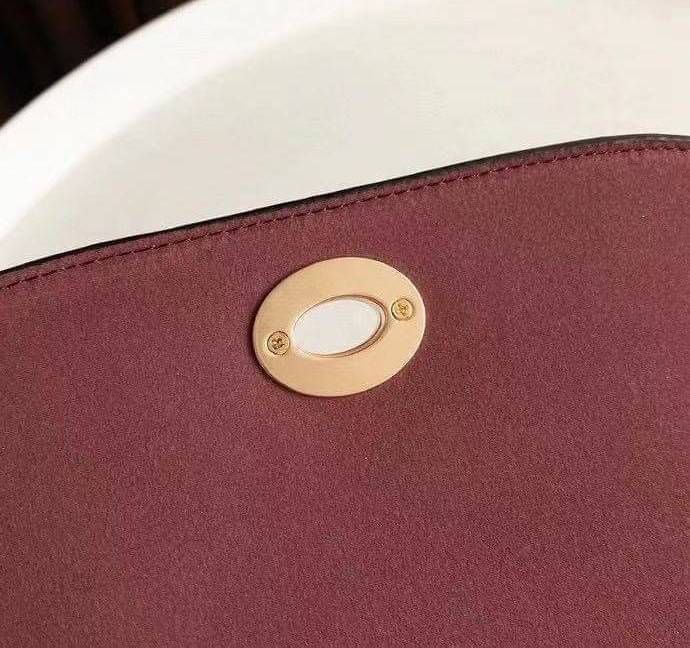 COACH MARLIE TOP HANDLE SATCHEL BAG (COACH C1765) กระเป๋าหิ้ว//สะพายข้าง//สะพายครอสบอดี้ร์ได้ หนังแท้สวยงามค่ะ เปิดปิดกระเป๋าแบบหมุนล็อคใช้งานง่าย ภายในโล่งสามารถใส่กระเป๋าเงินใบยาวได้;ของจำเป็นได้ครบค่ะ;มีช่องซิปและช่องโล่งให้ใส่ของจุกจิกนะคะ มาพร้อมสายส