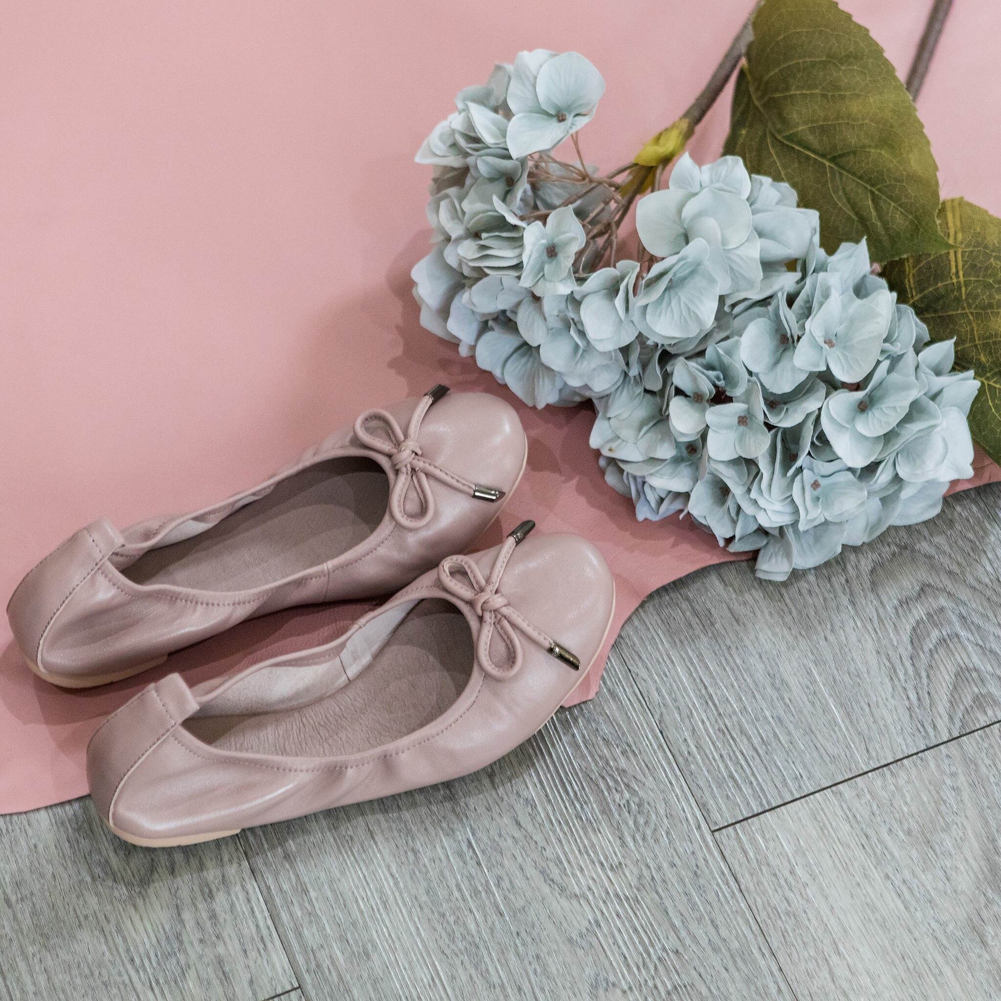 ใหม่ล่าสุด ตามคำเรียกร้อง Ballet_KEEPSHOES รองเท้า ส้น Flat 1 cm. หนังแกะทั้งคู่ ใส่นิ่ม เดินสบาย เหมาะกับทุกวัน 😁 >หนังแกะแท้ นิ่มสบายเท้า ( Import sheepskin ) >ซับหนังแท้ด้านในอย่างดี ระบายอากาศไม่มี กลิ่นอับ ไม่เหม็นเท้า ด้วย Technology N