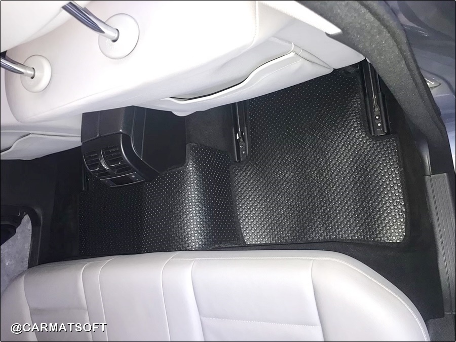 ยางปูพื้นรถยนต์ BENZ CLA W117 พรมกระดุมเม็ดเล็ก สีดำ เข้ารูป ตรงรุ่นรถ (5ชิ้น)