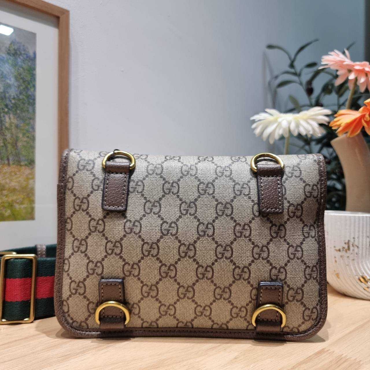 GG NEO VINTAGE GG SUPREME BELT BAG ฮอตฉ่ำๆ กับกระเป๋าคาดอกรุ่นคลาสสิค ดีไซน์เท่ หรู สไตล์สปอร์ต ขนาดกำลังดี พกพาง่าย คาดไปไหนก็ได้สบายๆ ปรับคาดได้หลากหลาย