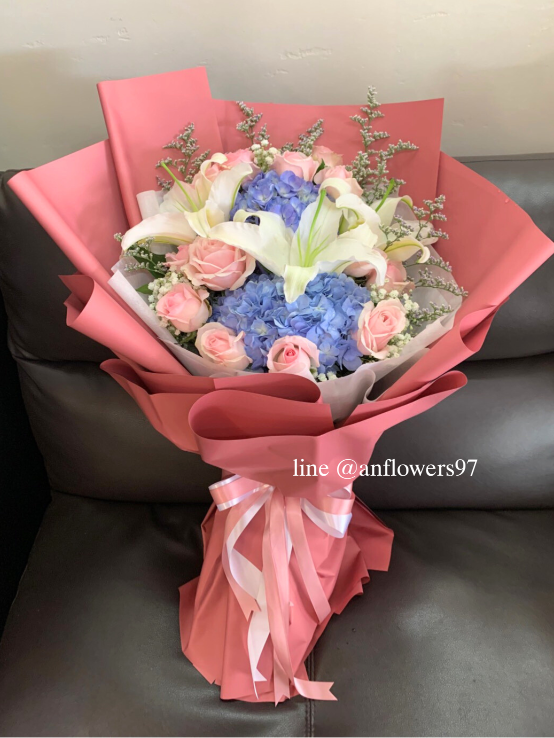 ช่อดอกไม้ ช่อไฮเดรนเยียสีฟ้า