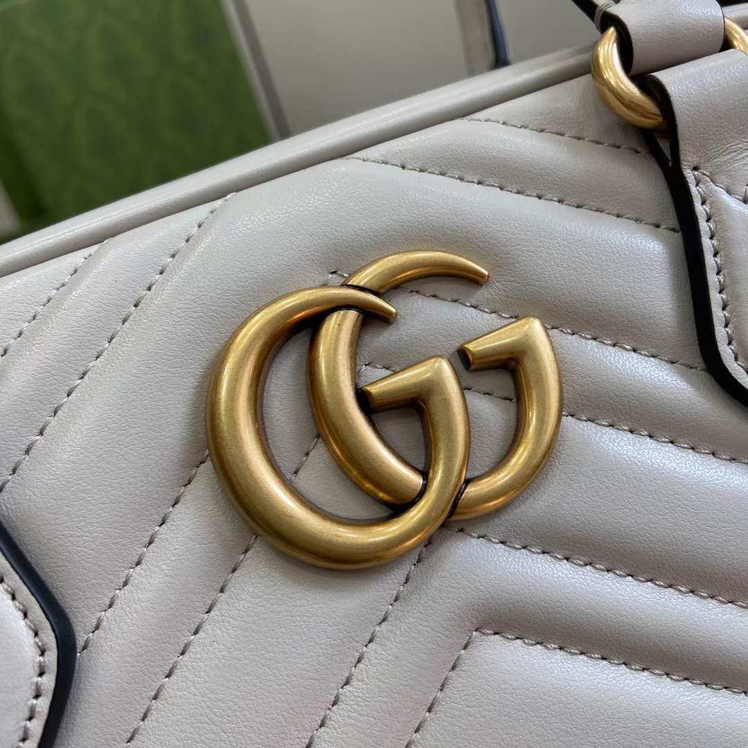 10" GUCCI GG MARMONT SMALL TOP HANDLE BAG กระเป๋าสะพายไหล่ใบใหญ่ หนังลายเชฟร่อนรุ่นใหม่ต้อนรับซัมเมอร์ สวยหรูตามตามแบบฉบับแบรนด์