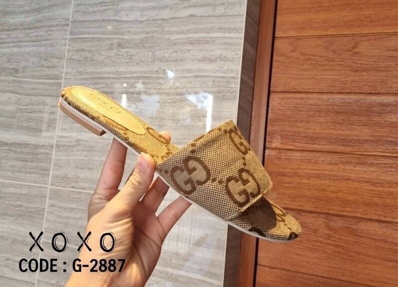 Gucci รองเท้าแตะสวม ผ้าลายแบรนด์ สไตล์ เรียบ ชิค ชิล หรู ดูแพง เกินราคาขายจร้า งานชนช้อป น้ำหนักเบา แมทส์ชุดง่าย