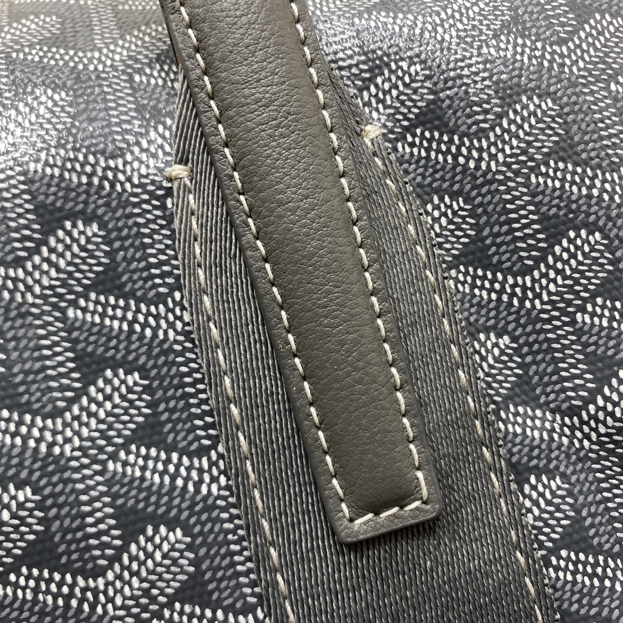 ORI หนังแท้ | Goyard Barrel 40 Sports Bag กระเป๋าสะพายทรง Keepall ใบใหญ่ ดีไซน์สปอร์ต ภายในโล่งกว้าง จุของได้เยอะ มีหูจับด้านบน เพิ่มฟังชั่นหูหิ้วด้านข้าง สะดวกใช้งาน