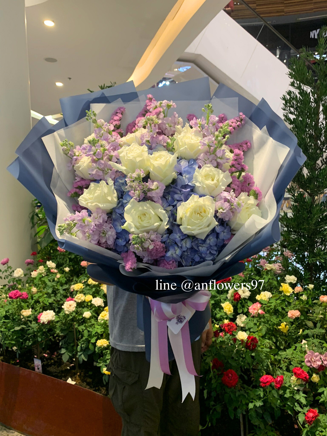 ช่อดอกไม้ ช่อไฮเดรนเยียสีฟ้า