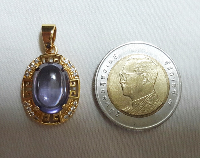 สินค้าจองค่ะ จี้พลอยมณีใต้น้ำ(เพชรพญานาค)สีม่วงแบบกลางเลี่ยมกรอบประดับเพชร(ทุกราศี)เสริมโชคเสริมดวงค่ะ