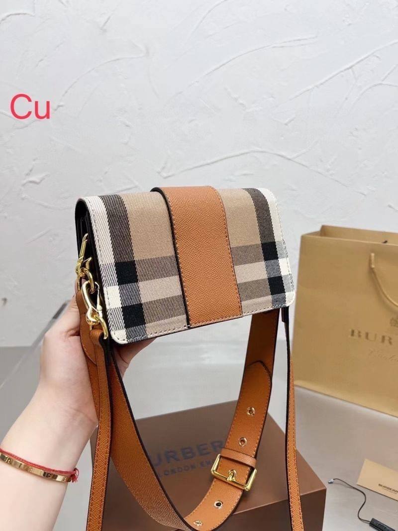 Burberry House Check Buckle Bag / The Small BB Buckle bag in House Check and Leather ปังไม่ไหววว ใครจะกล้าต้าน! มาใหม่ งานเรียบหรูลงตัวสุด ให้ความวินเทจนิดๆ ติดโมเดิร์นหน่อยๆ ได้ทุกลุค เกรดงานสวย.น่ารักมากๆ ใช้ได้ Everyday Look เลยค่า