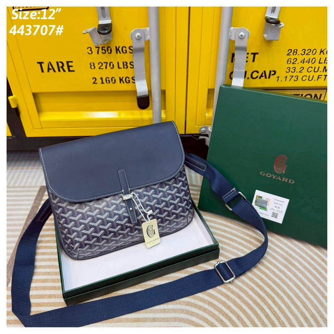 Goyard Coursier Messenger bag กระเป๋าแมสเซ็นเจอร์ดีไซน์ใหม่ กะทัดรัดใช้งานได้อย่างคล่องตัว เหมาะมากสำหรับสายสปอร์ต ที่สุดของความหรูตอบโจทย์การใช้งาน ใบจริงสวยงามตามรูปค่ะ