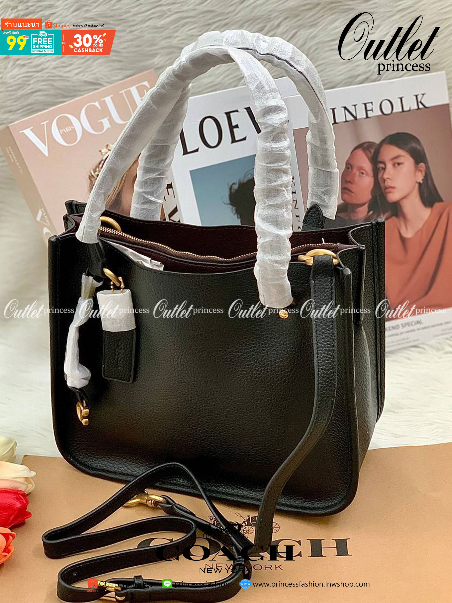 COACH C3889 TYLER CARRYALL 28 IN SIGNATURE CANVAS ((C3460//C3889)) รุ่นยอดฮิตที่สาวๆหลายคนเรียกร้อง กับกระเป๋าถือ/สะพายทรงสวย ที่มาพร้อมสายสะพายไหล่ในตัว และสายครอสบอดี้สำหรับสะพายข้าง ตัวกระเป๋าถูกแบ่งเป็นสัดส่วนสวยงาม มีช่องซิปกลางที่ใหญ่พอสมควร และยังม