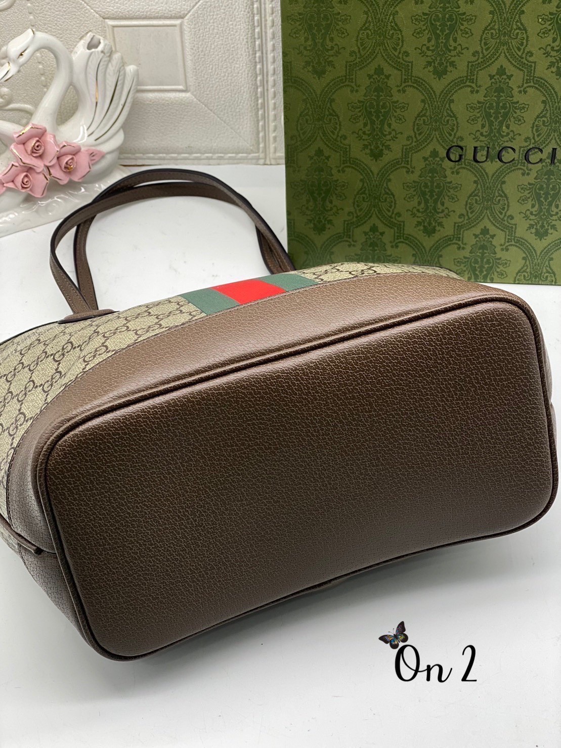 GUCCI TOTE BAG medium เกรดออริจินอล ภาพสินค้าถ่ายจากงานขายจริง ใช้งานต่างประเทศได้ ฮอตสุดแล้วค่ะซิส GG TOTE ทรงชอปปิ้ง มาใหม่ชนช็อป สวยมาก งานจริงสวยทุกมุม ใช้ได้ everyday look เลยค่า