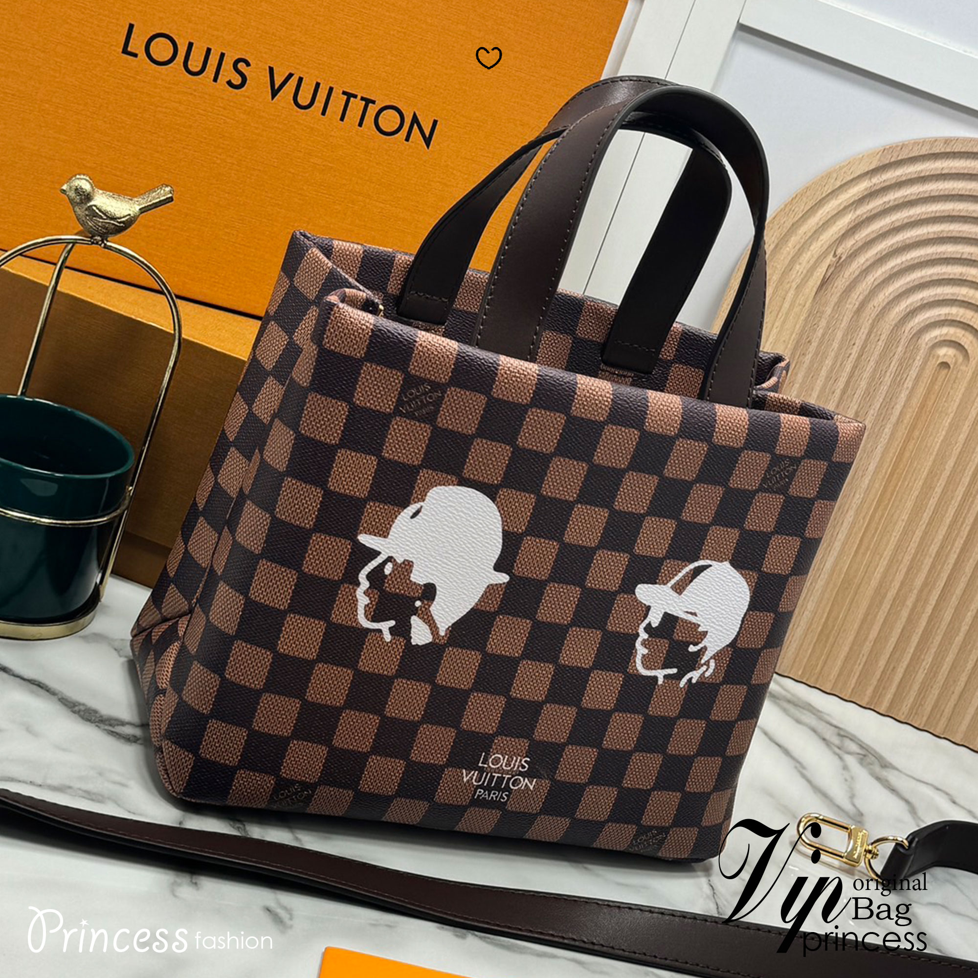 TOP ORI หนังแท้ | LV Mini Shopper Tote Bag Damier Phriendship Canvas กระเป๋าทรงโท้ท ดีไซน์แครี่ออลขนาดเล็กที่ได้แรงบันดาลใจจากดีไซน์กระเป๋าช้อปปิ้งคลาสสิก