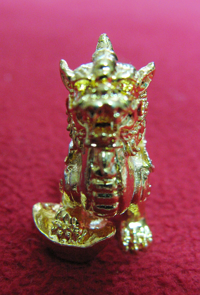 สินค้าหมดค่ะ ปี่เซี้ยะเนื้อทององค์เล็ก(แบบบูชาหน้ารถ)ช่วยปกป้องคุ้มครอง แก้ชงปีมะโรง ปี2561 พร้อมใบคาถาค่ะ