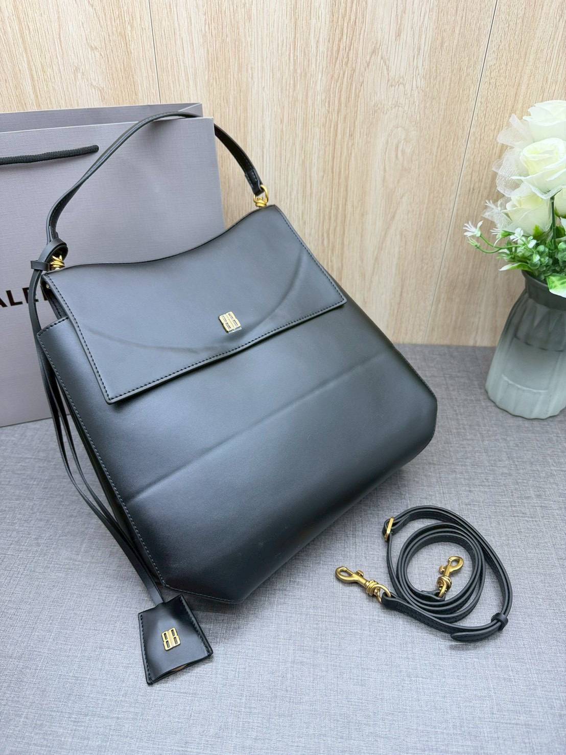 ORI หนังแท้ | Balenciaga Nano Medium Top Handle Bag 27cm กระเป๋าสะพายทรงโท้ท ดีไซน์ใหม่สวยเก๋ตามแบบฉบับแบรนด์