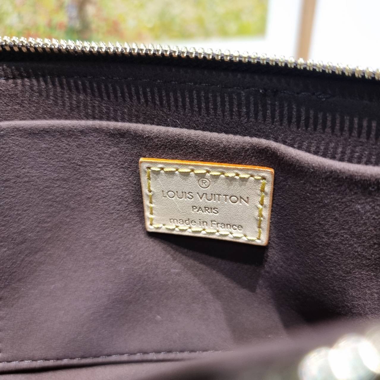 LV vivacite bag กระเป๋าสะพายมัลติ สายหนังครอสบอดี้ ปรับได้ตามต้องการ