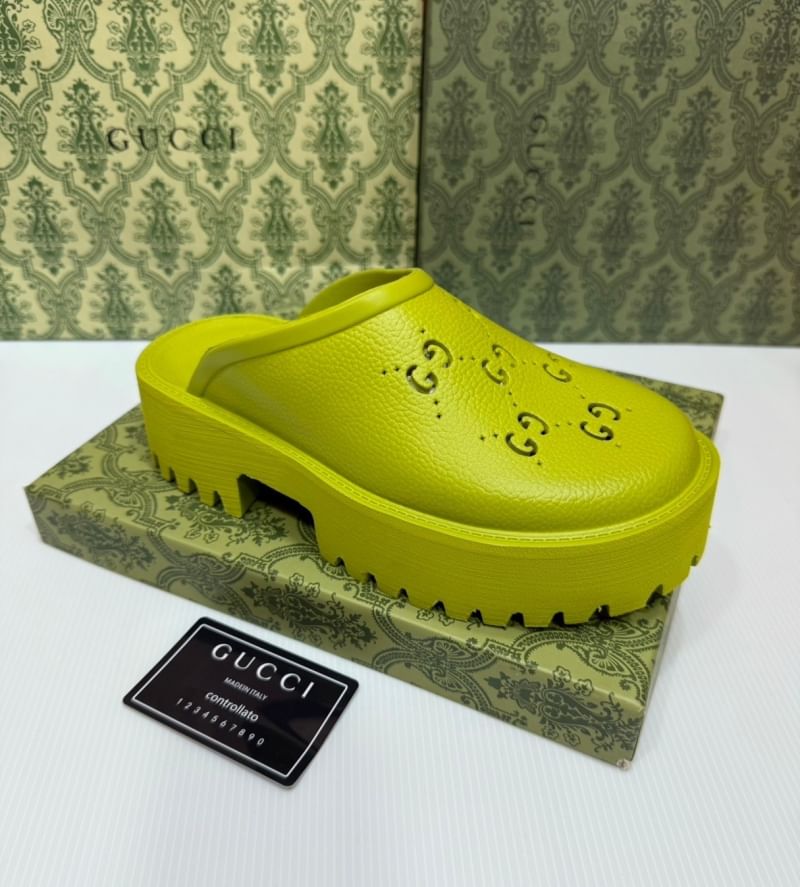 GUCCI Women's platform perforated G sandal รองเท้าแตะกุชชี่พื้นหนา 5cm รุ่นยอดนิยม ยางคุณภาพฉลุลาย GG ยางมีความยืดหยุ่นเนื้อนิ่มไม่แข็งกระด้าง