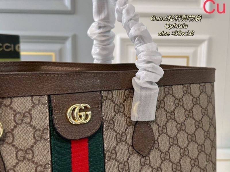 Gucci Ophidia medium tote bag กระเป๋าทรงโท้ทใบใหญ่จุใจ จุของได้เยอะจุกๆ เอาใจสายแบกที่ยังคงความหรูหราไว้อย่างลงตัว