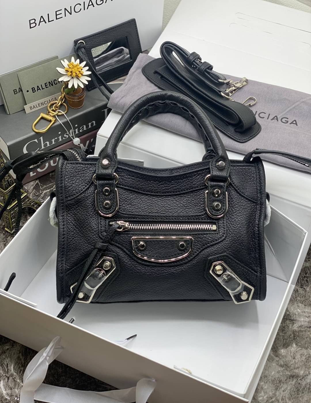 VIP 】หนังแท้ BALENCIAGA Classic City Mini Shoulder Bag พร้อมส่งที่ไทย