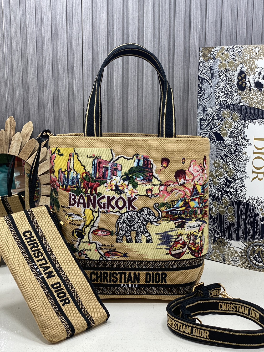 ORI หนังแท้ | Dior Book Tote / Souvenir Capsule highlighting Bangkok 🐘 กระเป๋าสะพายทรงโท้ท ดีไซน์สุดพิเศษ ด้วยลายช้างเอกลักษณ์ของประเทศไทย
