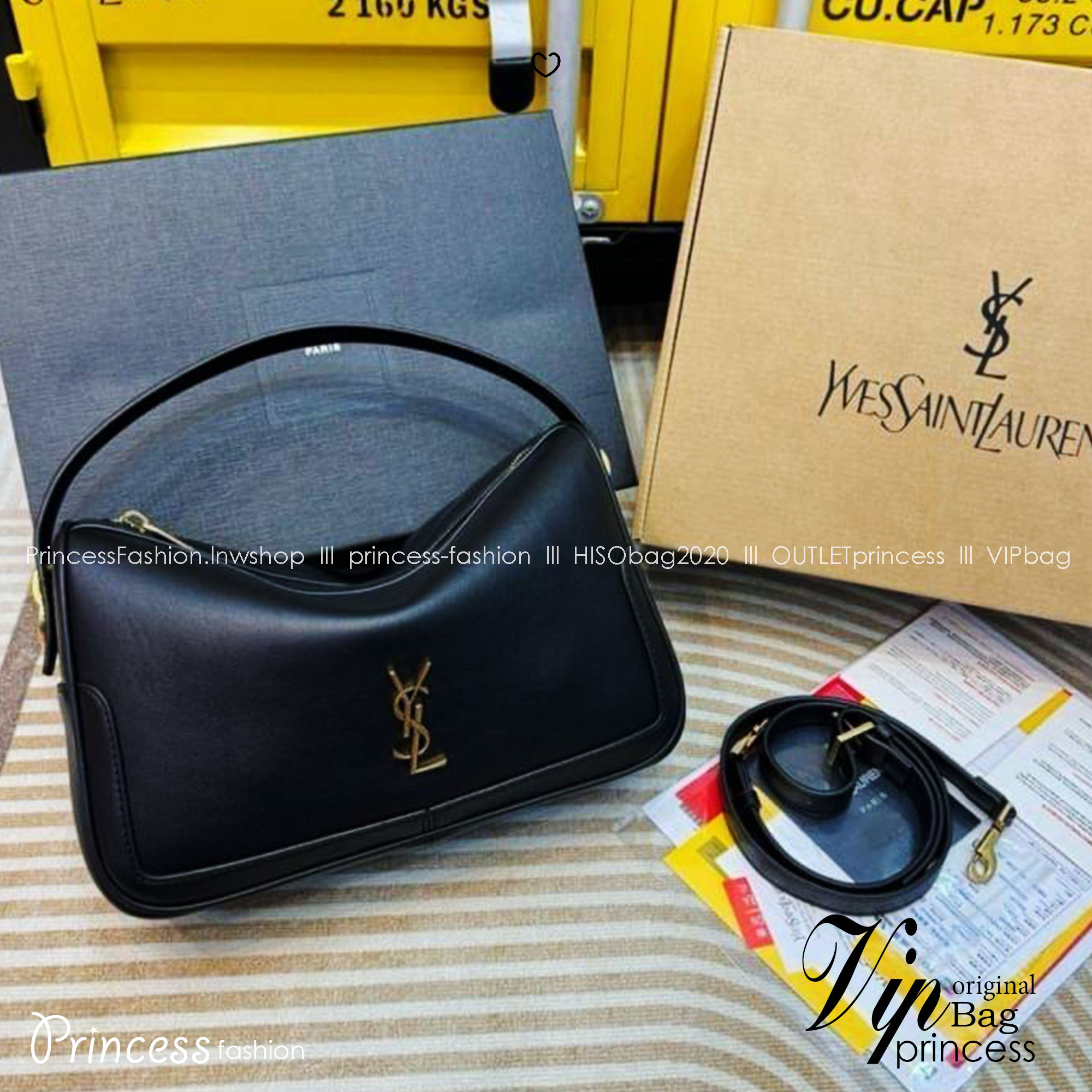 YSL Camera Supple Bag กระเป๋าสะพายทรงกล้องใบขนาดกลาง มีหูจับถนัดมือ งานหนังสวยเต็มใบ จุของได้เยอะ ดีไซส์เรียบหรูดูแพง ใบจริงสวยน่าใช้มากค่ะ