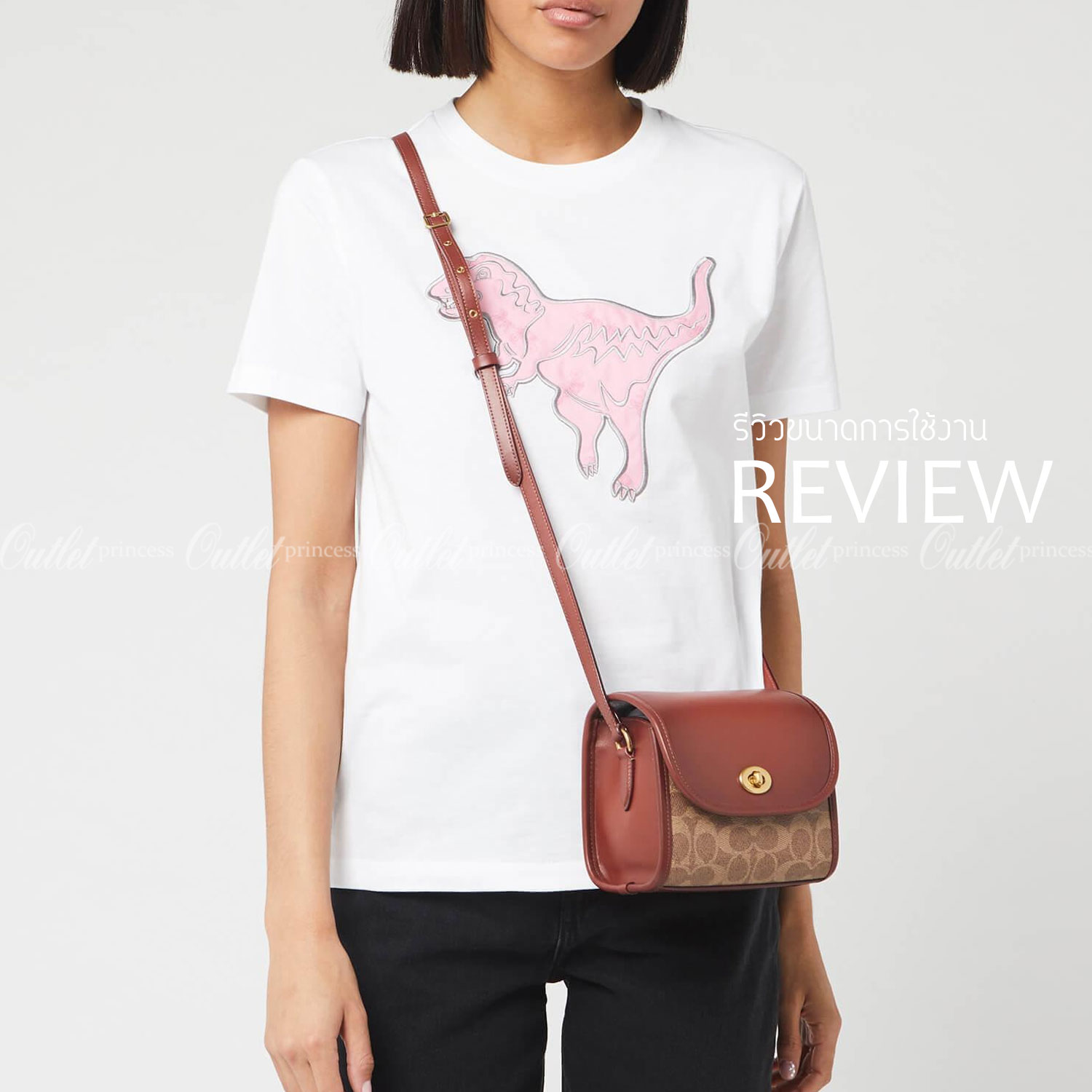 COACH Turnlock Lunchbox Pouch In Signature Canvas COACH Lady กระเป๋าสะพาย FM1981-144