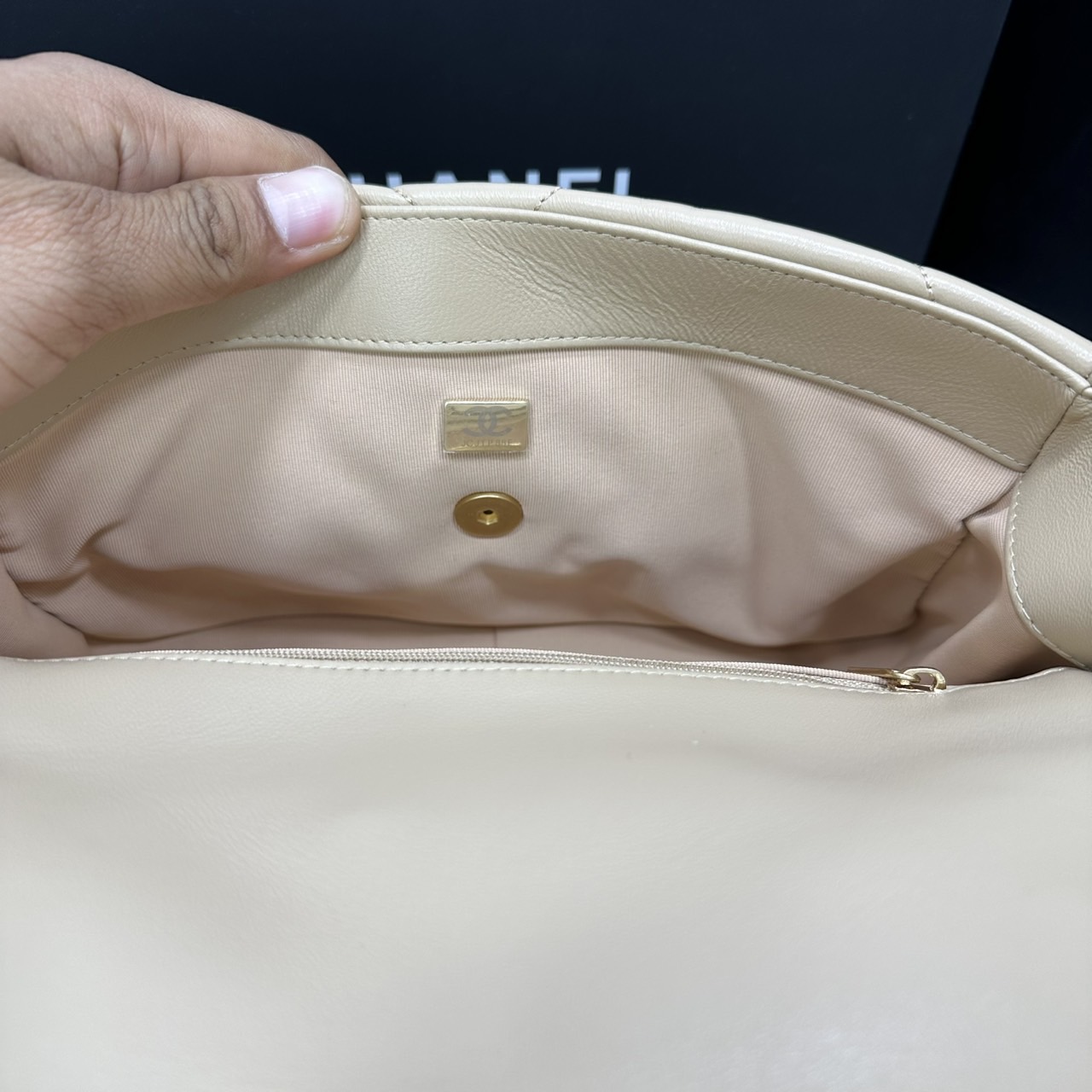 ORI หนังแท้ | CHANEL 19 Flap Bag 25cm กระเป๋าสะพายรุ่นยอดนิยม หนังนิ่มนุ่มลื่น หรูหราระดับตำนาน สวยงามเหนือกาลเวลา