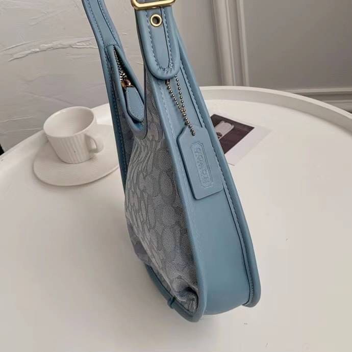 Coach ERGO SHOULDER BAG Glovetanned leather One credit card slot