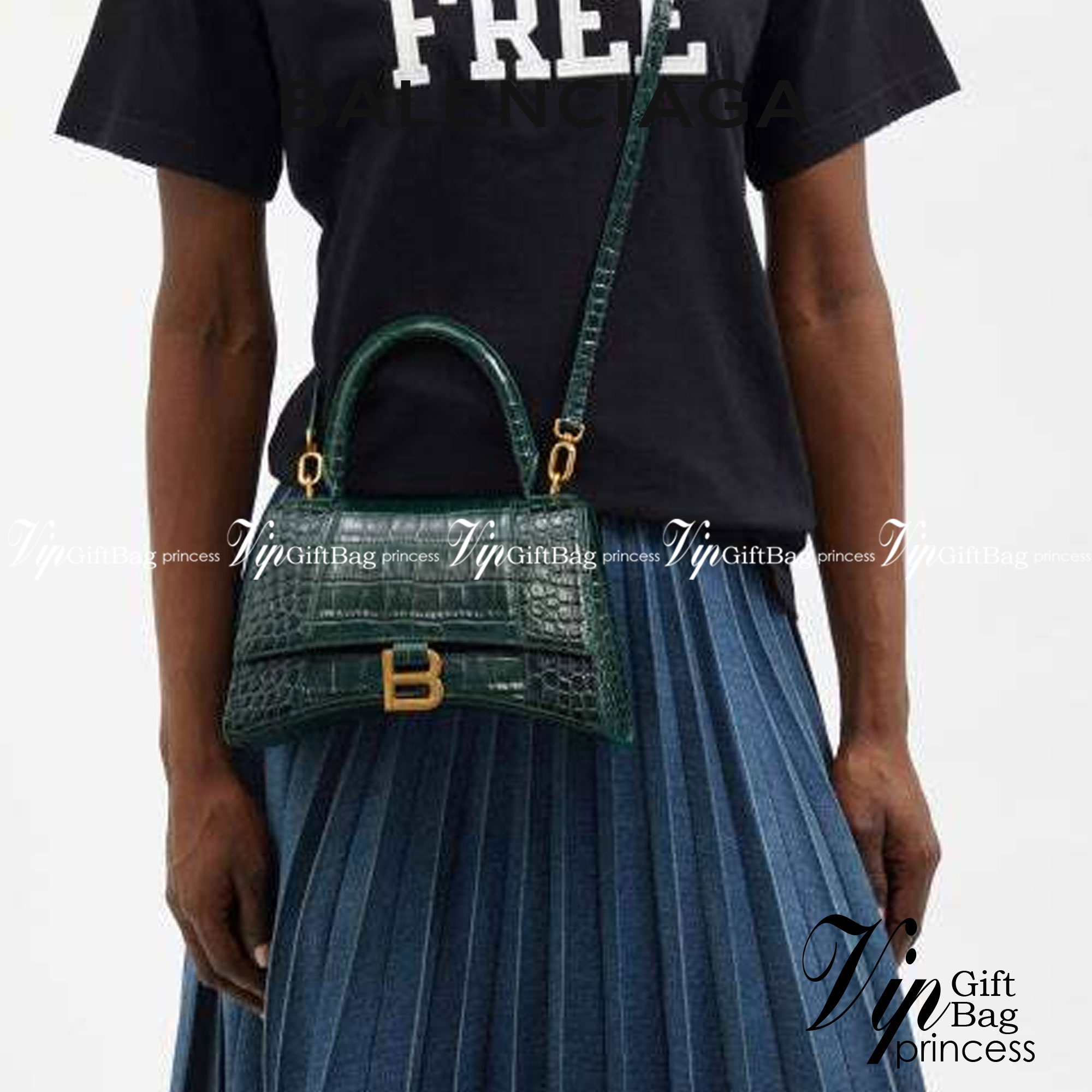 หนังแท้ BALENCIAGA HOURGLASS TOP HANDLE XS Shiny crocodile embossed calfskin การสร้างสรรค์ที่มีเอกลักษณ์เฉพาะตัว หรูหรา โทนสีโดดเด่น วัสดุหนังแท้ลายจระเข้ ภายในโล่งกว้างหนังแนปป้าอย่างดี เกรดออริจินอล ตอบโจทย์ได้ทุกลุค ทุกไลฟ์สไตล์ ภาพสินค้าถ่ายจากงานขายจ