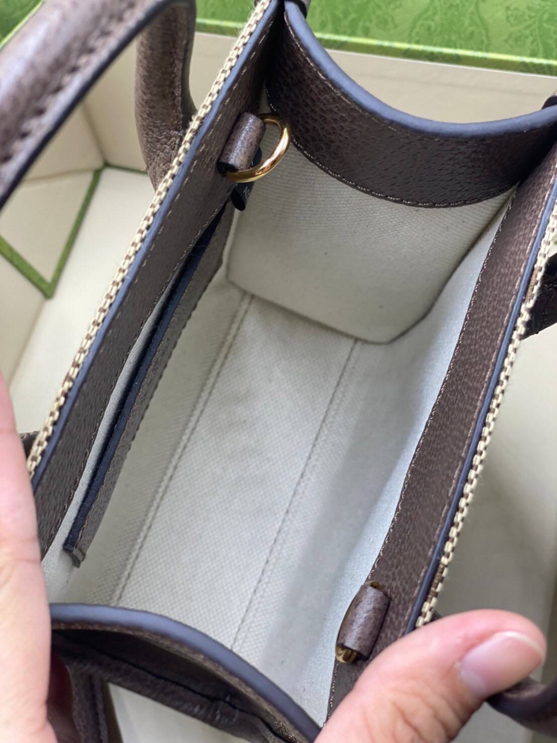 หนังแท้ 】GUCCI Jumbo GG mini tote bag 16cm พร้อมส่งที่ไทย เกรดออริจินอล ลายใหม่ Jumbo Double G กระเป๋าโท้ทใบเล็กโดดเด่นด้วยเว็บเฮาส์สีเขียวและสีแดงอันเป็นเอกลักษณ์ ซึ่งเป็นหัวเข็มขัดแบบร่วมสมัยของกุชชี่จากยุค 70 เสริมการออกแบบแต่ละชิ้นด้วยโลโก้ที่เด่นชัด 