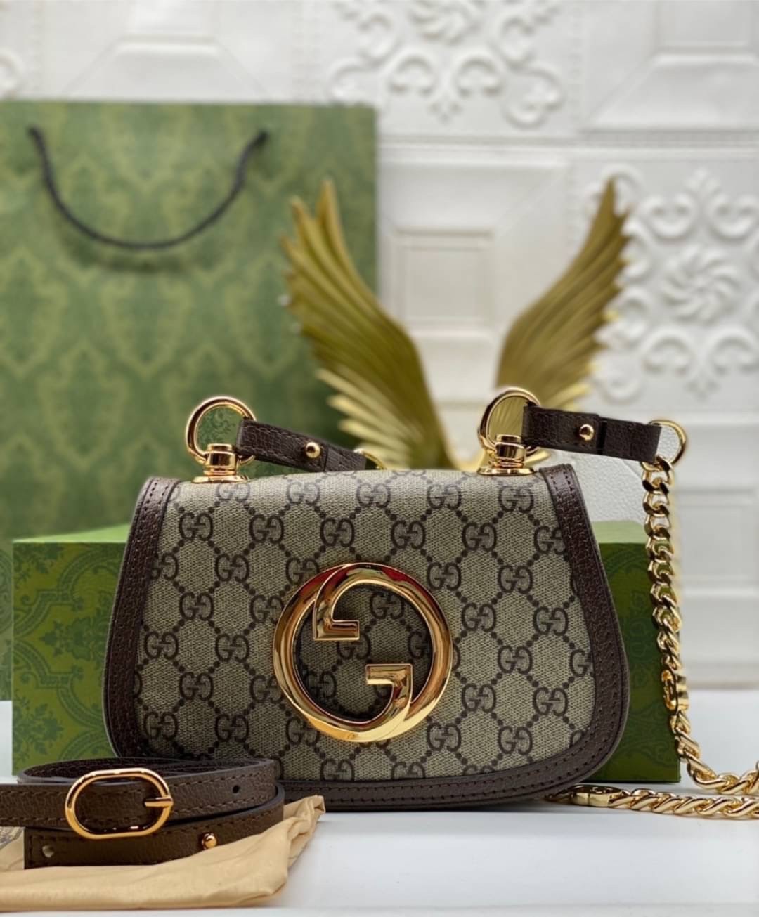 GUCCI Blondie mini shoulder bag / Gucci pouch เกรดออริจินอล ภาพสินค้าถ่ายจากงานขายจริง ใช้งานต่างประเทศได้ Interlocking G ในรูปแบบเรขาคณิต ฮาร์ดแวร์โทนสีทองช่วยเพิ่มความวินเทจให้กับสไตล์