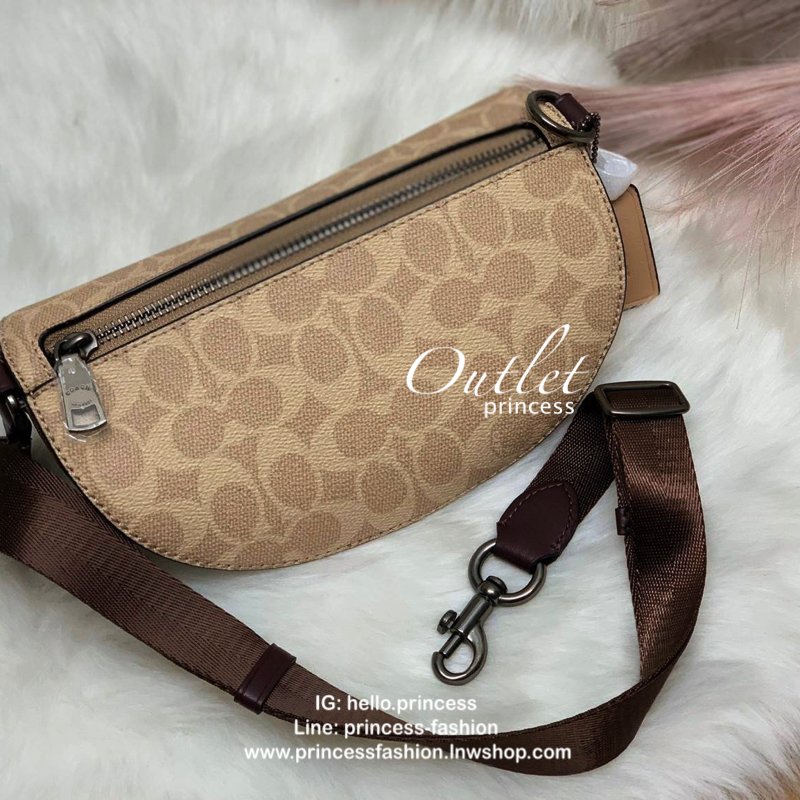 Coach Bethany Belt Bag In Signature With Blossom Print 🌸สวยงาม น่าใช้มากๆค่ะ กระเป๋าคาดอก ลาย C+รูปดอกไม้ด้านหน้าสวยโดดเด่นมากๆค่ะ มีช่องซิปหลักด้านหน้า ใส่มือถือได้ทุกรุ่น;กระเป๋าเงินใบกลางได้;พาสปอร์ตได้ค่ะ ด้านหลังมีช่องซิปให้อีกช่องนะคะ สายคาด