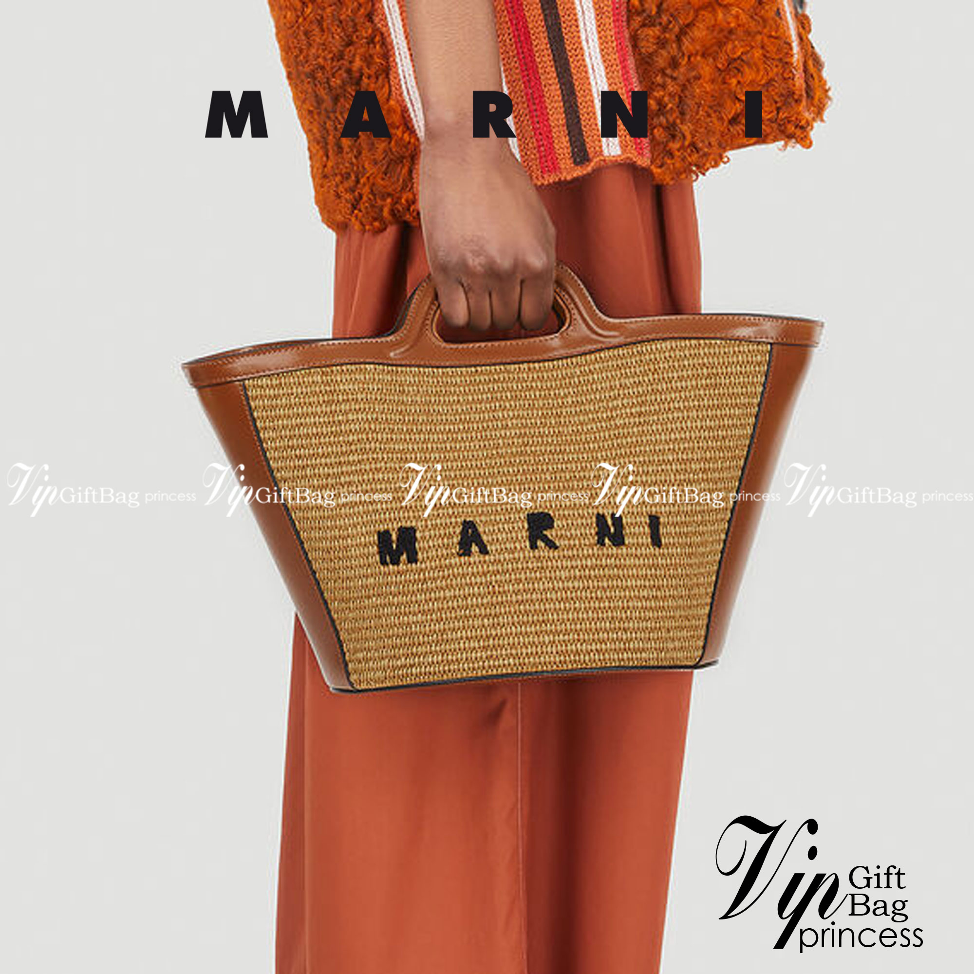 หนังแท้ MARNI TROPICALIA BUCKLE BAG / MARNI BUCKET SUMMER กระเป๋าทรงบัคเก็ต เป็นรุ่นที่หายากเย็นเหลือเกิน ใช้งานง่ายขนาดใหญ่จุของได้เยอะ พร้อมสายสะพายยาว ราคาดีมาก ทำจากหนังแท้เกรดออริจินอล เนื้องานละเอียดปราณีต ภาพสินค้าถ่ายจากงานขายจริง ใช้งานต่างประเทศ
