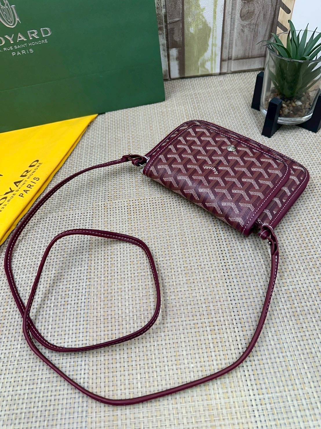 พร้อมส่ง 10 สี ORI หนังแท้ | GOYARD Plumet pouch-wallet กระเป๋าสะพายใบเล็กกะทัดรัด ดีไซน์กระเป๋าสตางค์ Plumet ดีไซน์มาพร้อมช่องใส่เหรียญ ธนบัตร และบัตรต่างๆ