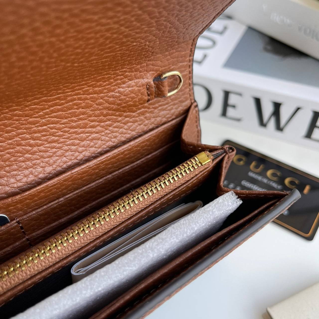 พรีเมี่ยมกิ๊ฟแท้ 100% 】GUCCI Jackie 1961 chain wallet กระเป๋าสตางค์ใบยาวพร้อมโซ่ทอง แบบใหม่สวยหรูมากค่ะ