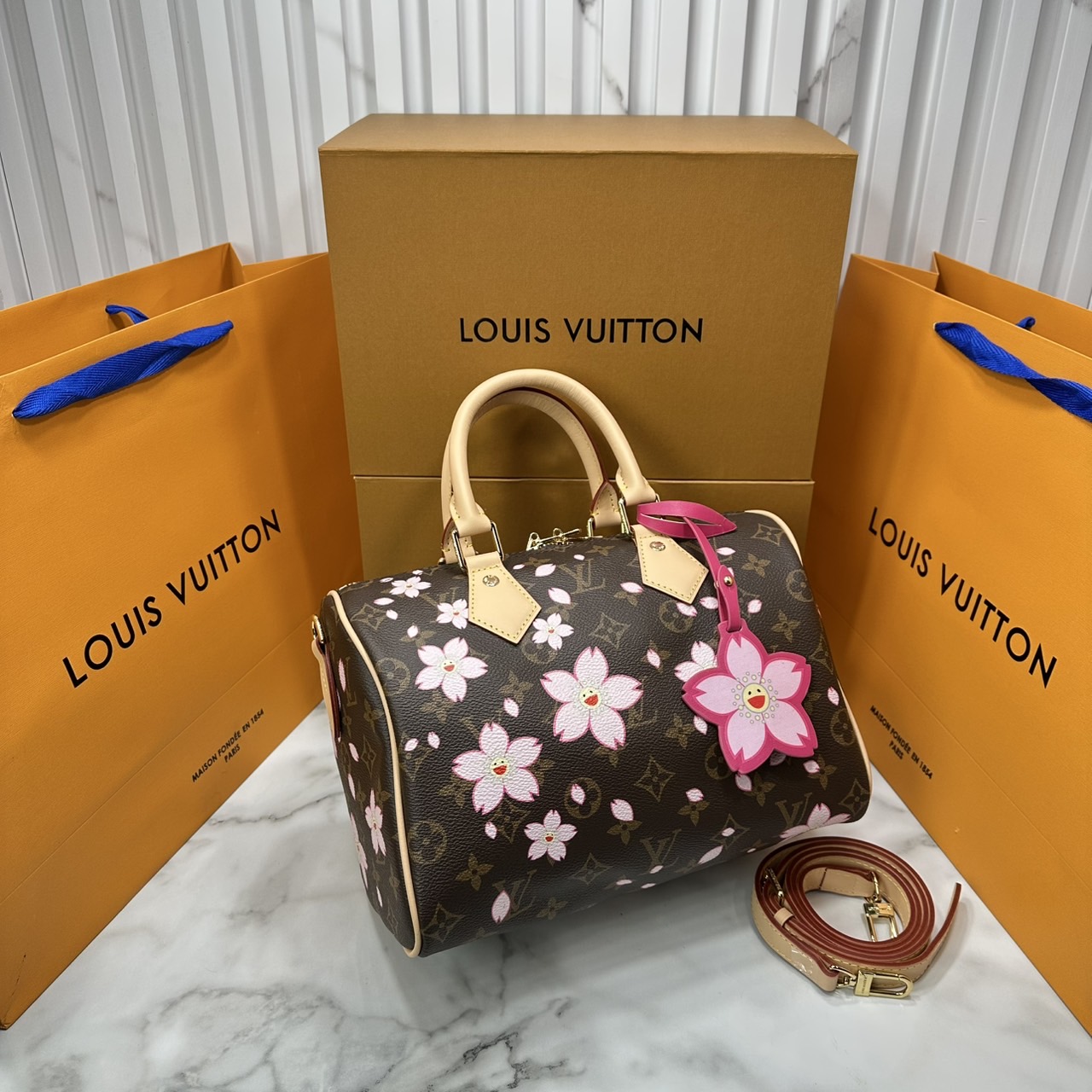ORI หนังแท้ | คอลใหม่ดอกไม้แสนหวาน LV x TM Cherry Blossom bag กระเป๋าสะพายดีไซน์คลาสสิครุ่นสุดปัง ปรับลุคให้มีชีวิตชีวาด้วยลายดอกไม้เชอรี่บลอสซั่ม คอลใหม่สุดเอ็กซ์คลูซีฟ