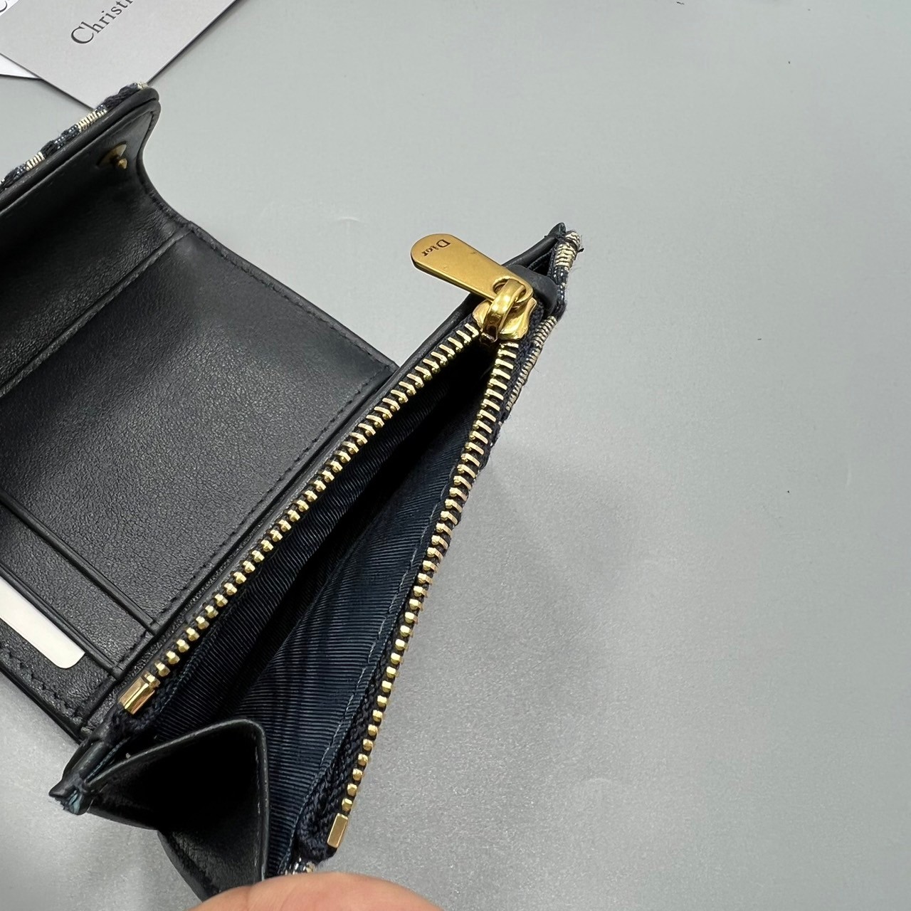 TopORI DIOR SADDLE LOTUS WALLET Oblique Jacquard / Dior wallet กระเป๋าสตางค์ 3 พับ พร้อมส่ง 2 สี **สินค้าเกรดท็อปออริจินอล 1:1 สลับแท้ งานสวยตามรูป ภาพถ่ายจากงานขายจริง ใช้งานต่างประเทศได้