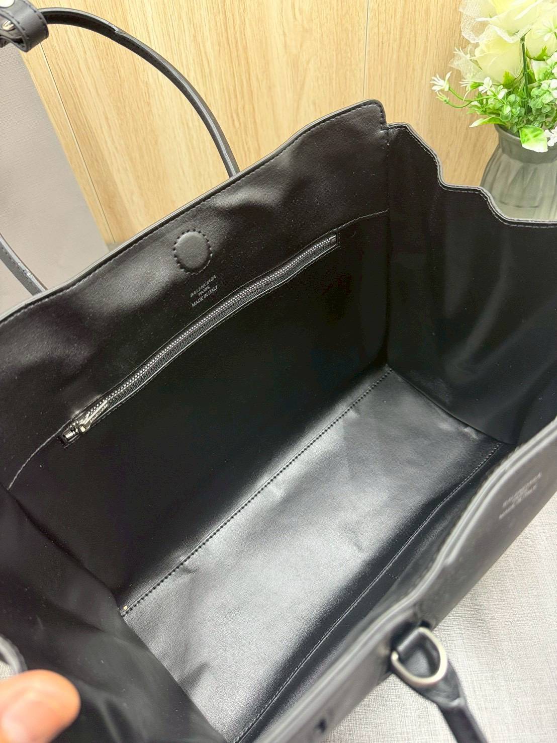 ORI หนังแท้ | Balenciaga Carry All Hampton Bag / Balenciaga Tote Bag 33cm กระเป๋าสะพายทรงโท้ท ภายในโล่งกว้าง ดีไซน์เรียบง่าย เรียบหรู