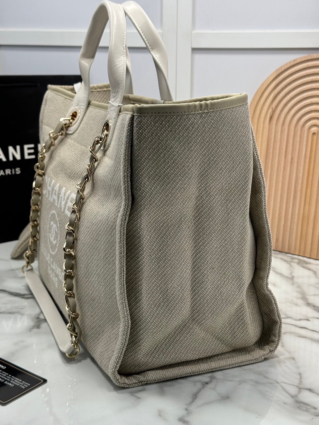 ORI หนังแท้ | Chanel Deauville Tote Bag กระเป๋าสะพายทรงโท้ทช้อปปิ้ง ใบใหญ่ ภายในโล่งกว้าง จุของได้เยอะ