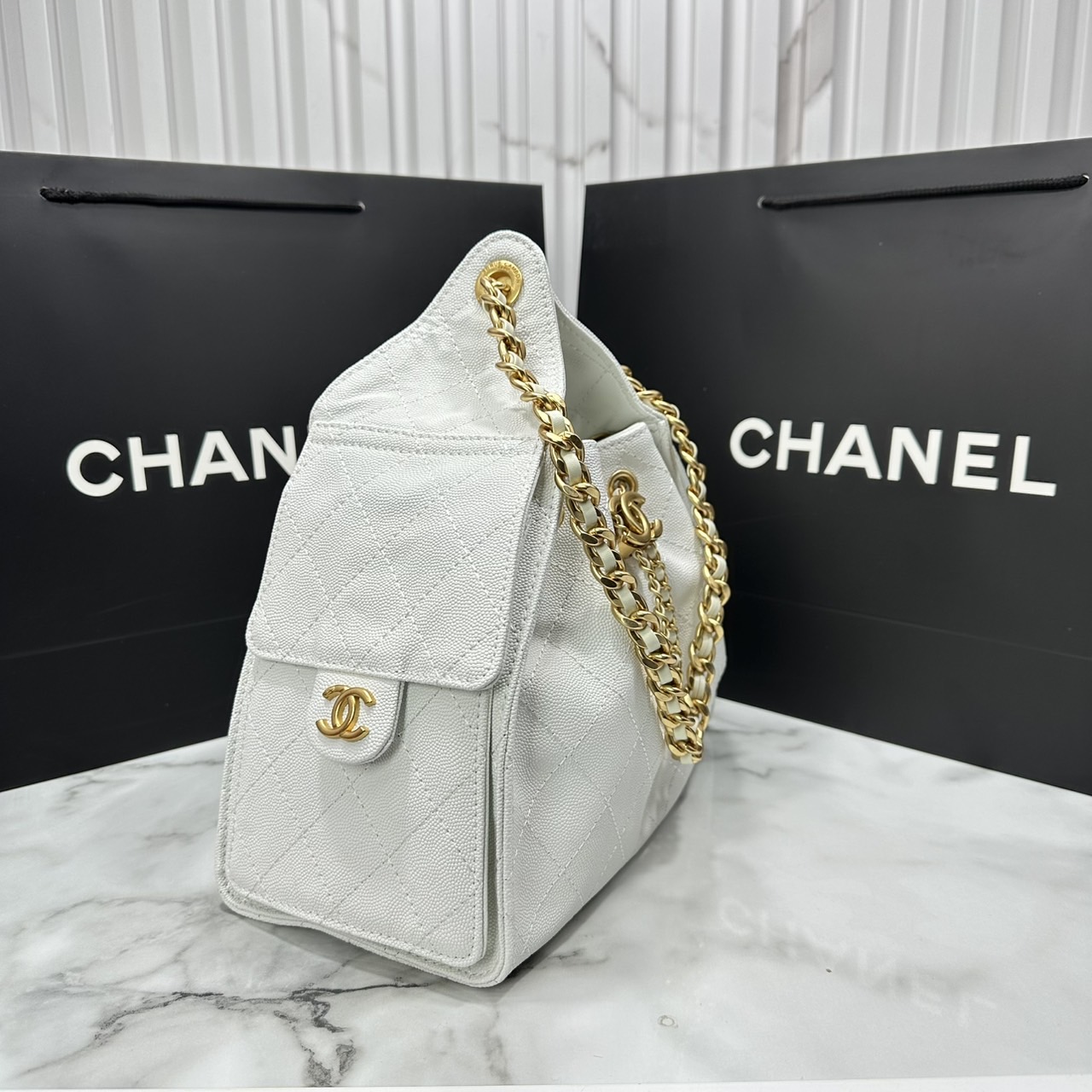 ORI หนังแท้ | 25cm CHANEL 25 Small Handbag Spring-Summer 2025 กระเป๋าสะพายรุ่นใหม่สุดฮอตแห่งปี หนังแท้ลายเกรน ที่สุดแห่งความไอคอนิก มาพร้อมใบเล็ก อะไหล่สีทองสวยหรู