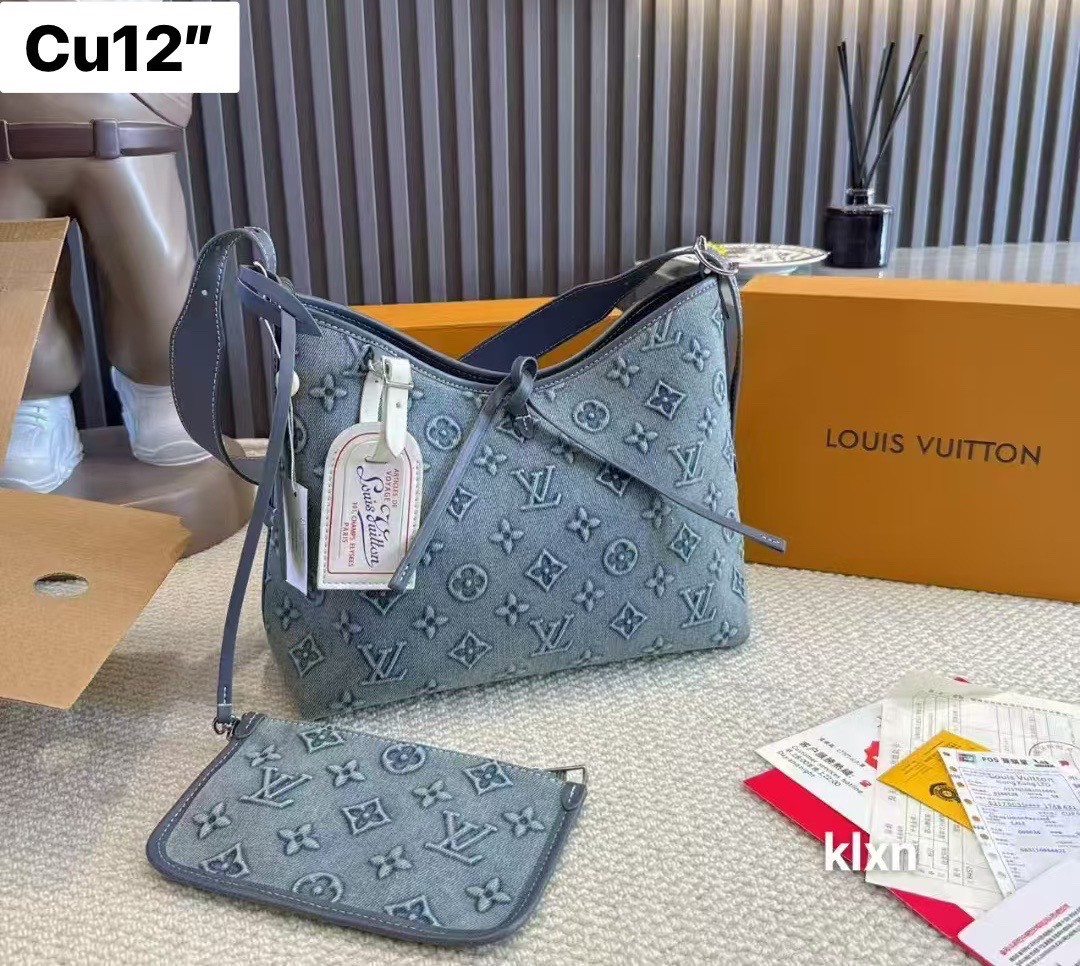 LV Carryall Denim Vintage Tote Bag กระเป๋าทรงโท้ทเดนิมสไตล์วินเทจ รุ่นใหม่ปั้มนูนลายโมโนแกรมบนเดนิมสุดไอคอนิก ที่ใครเห็นต้องเป็นคลั่งรัก ผู้ดี หรูหราได้ทุกลุค ทุกสไตล์