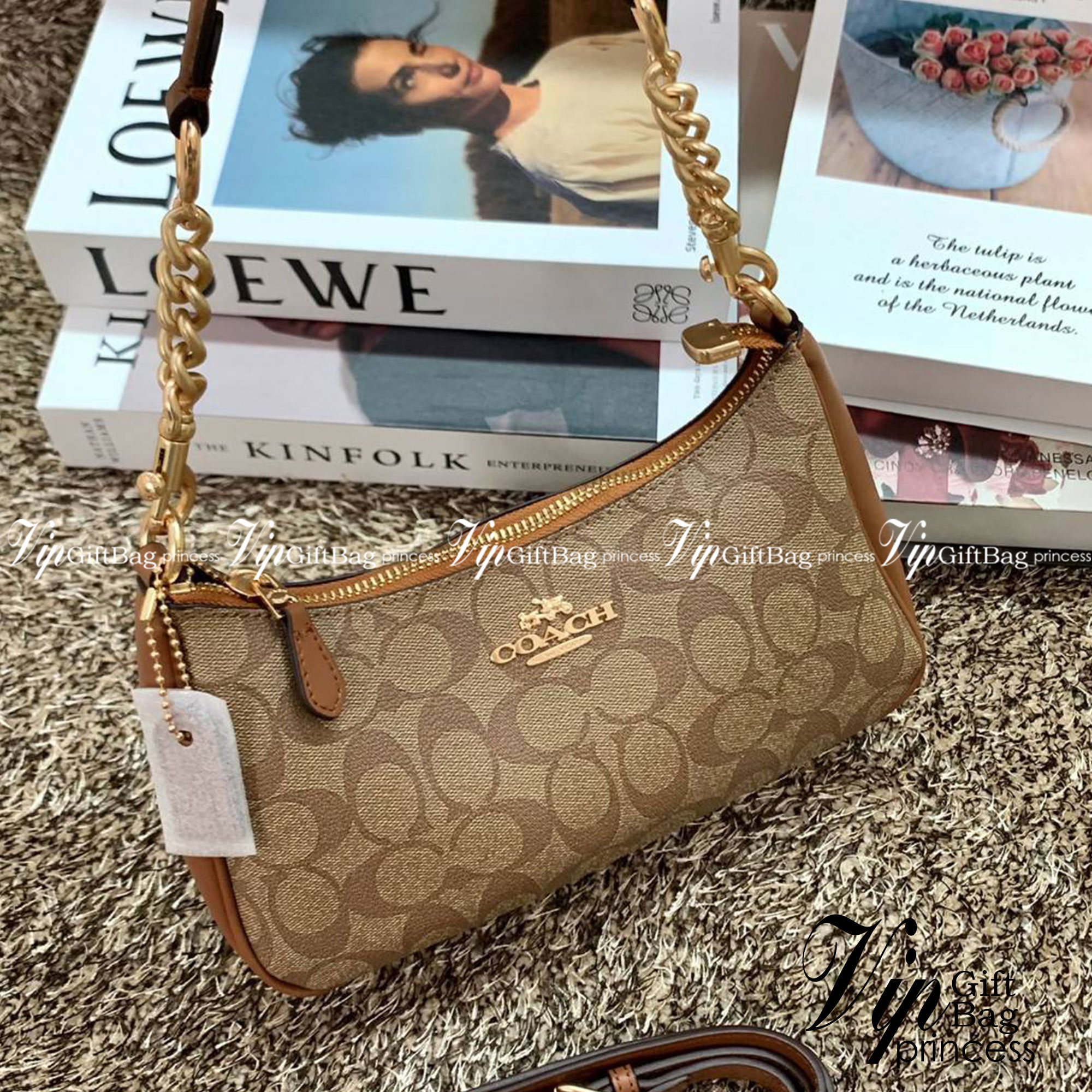 พร้อมส่งครบสี สวยทุกสีเลยค่า😘 ((CA173//CA209//CA548)) COACH TERI SHOULDER BAG 🔹กระเป๋าทรงพอช ในรูปแบบหนังแท้ หนังนิ่มสวยมากค่ะ